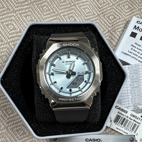Women’s Casio GMS2110-2A watch, silver and blue - Picture 2 of 7